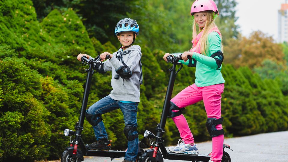 Ne ugrálj a járdáról elektromos rollerrel!